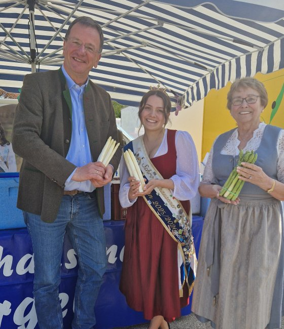 OB Haas trifft Spargelkönigin